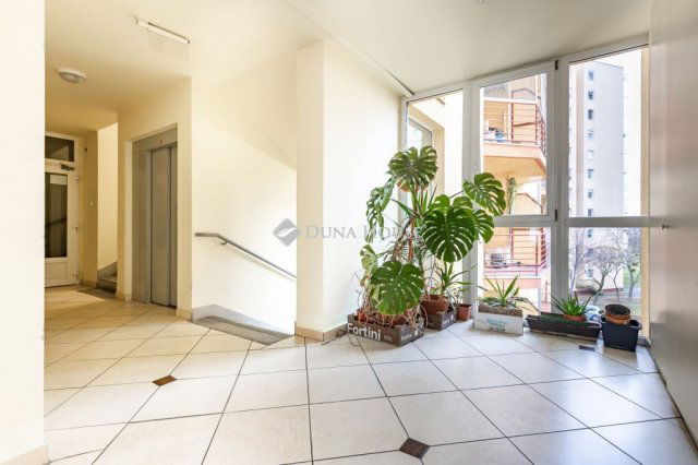 Eladó téglalakás, XX. kerületben, Vörösmarty utcában
