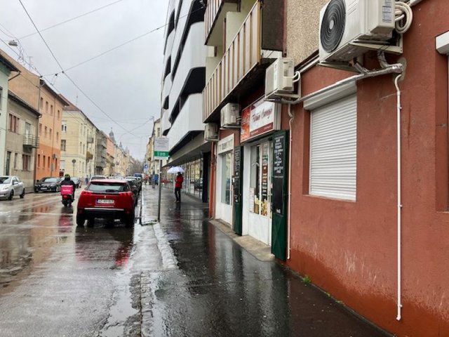 Eladó üzlethelyiség, Szegeden 45 M Ft, 3 szobás