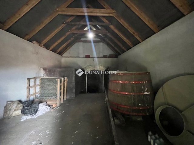Eladó nyaraló, Villányban 13 M Ft, 1 szobás
