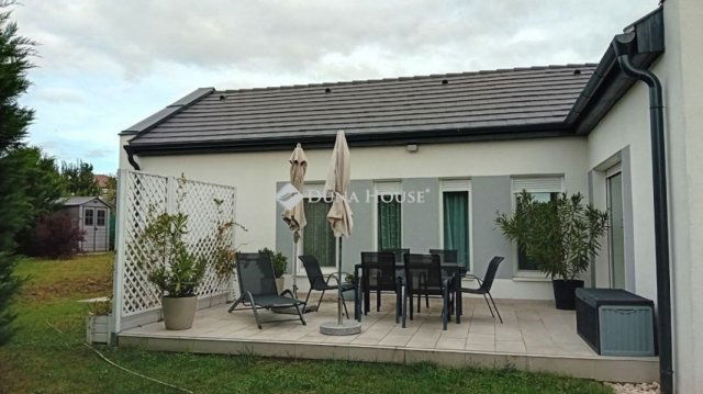 Eladó ikerház, Telkin 178 M Ft, 5 szobás / költözzbe.hu