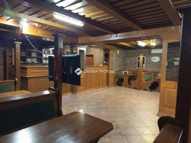 Eladó ipari ingatlan, Komlón 95 M Ft / költözzbe.hu