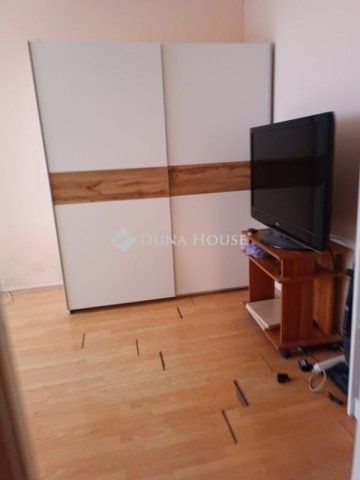 Eladó panellakás, Budapesten, XV. kerületben 66.5 M Ft, 3 szobás