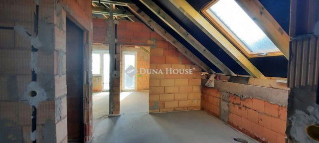 Eladó ikerház, Kápolnásnyéken 118.6 M Ft, 1+4 szobás