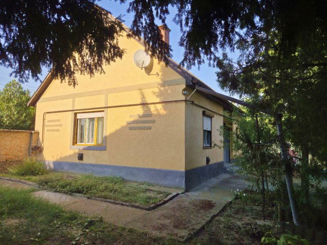 Eladó családi ház, Dávodon 5.9 M Ft, 2+1 szobás