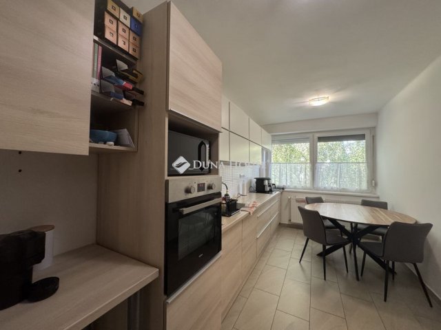 Eladó téglalakás, Pécsváradon 64.5 M Ft, 3 szobás