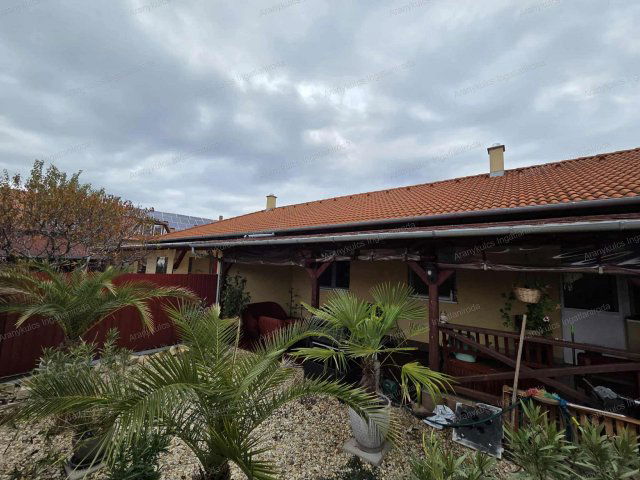 Eladó téglalakás, Gyulán 63.99 M Ft, 2+1 szobás