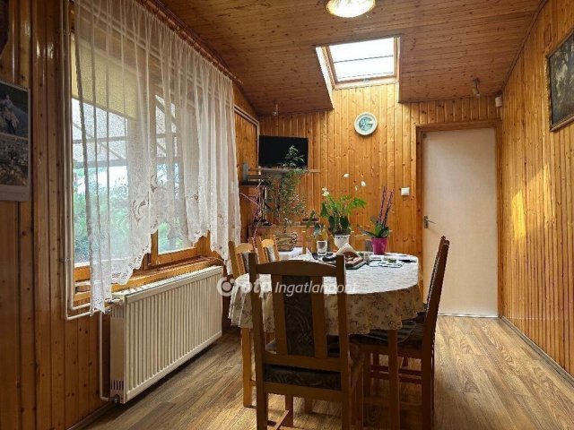 Eladó családi ház, Szentesen 64.99 M Ft, 3 szobás