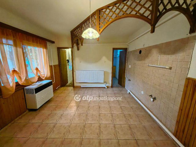 Eladó családi ház, Szeghalmon 20 M Ft, 2 szobás