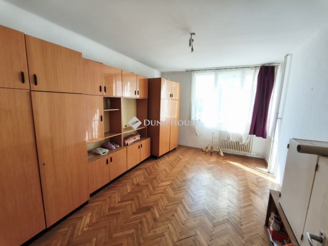 Eladó téglalakás, Tatabányán, Köztársaság útján 32.99 M Ft