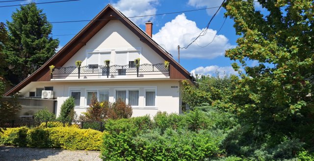 Eladó családi ház, Tiszakécskén 89 M Ft, 4 szobás