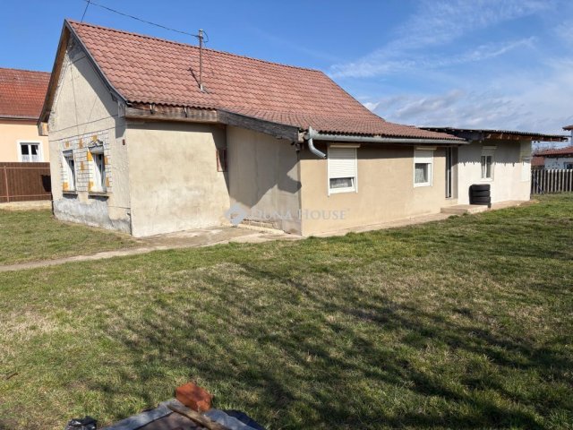 Eladó családi ház, Enyingen 19.5 M Ft, 3 szobás