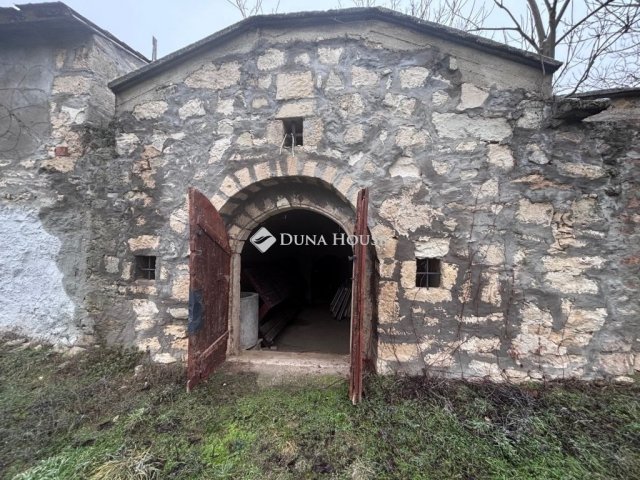 Eladó mezogazdasagi ingatlan, Perbálon 7.5 M Ft