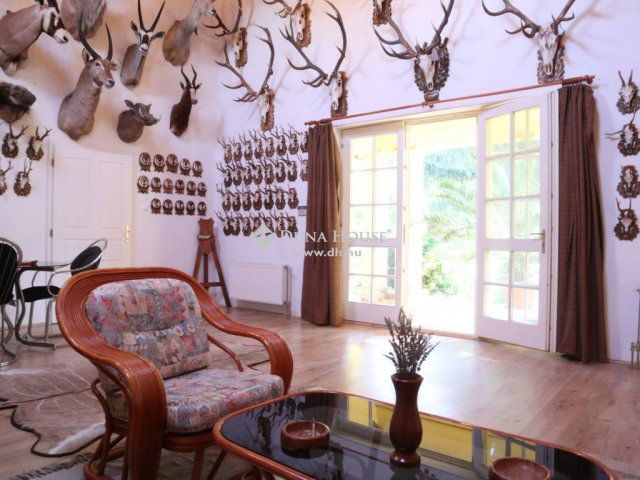 Eladó családi ház, Pécsváradon 189 M Ft, 7 szobás