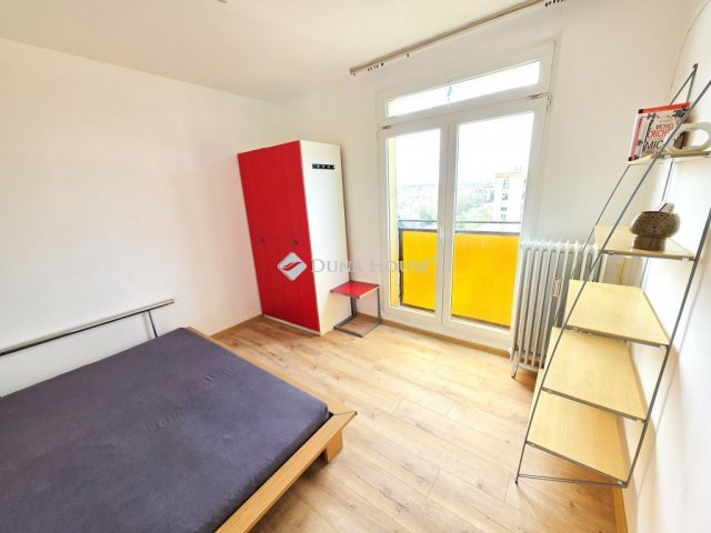 Kiadó panellakás, albérlet, Pécsett 150 E Ft / hó, 2 szobás