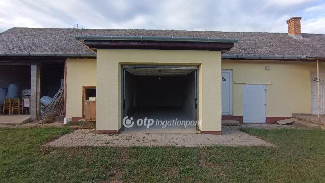 Eladó családi ház, Siófokon 100 M Ft, 4 szobás