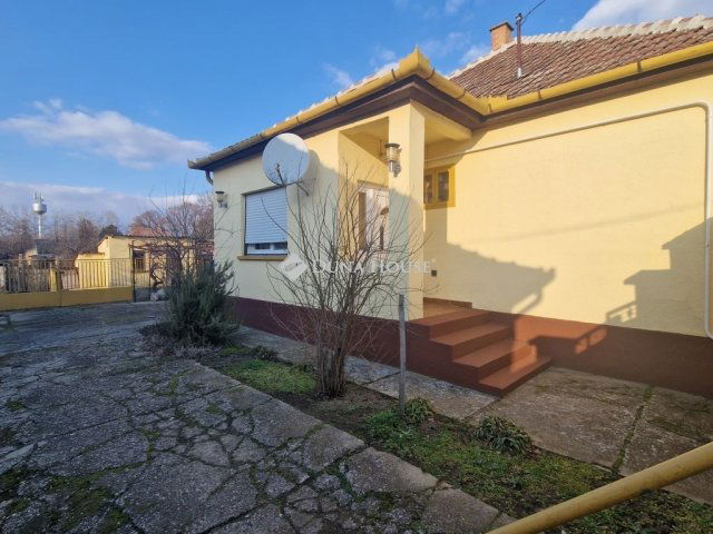 Eladó családi ház, Kunbaján 9.5 M Ft, 3 szobás