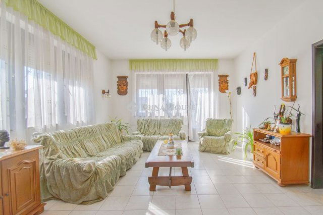 Eladó családi ház, Budapesten, XVI. kerületben 158 M Ft