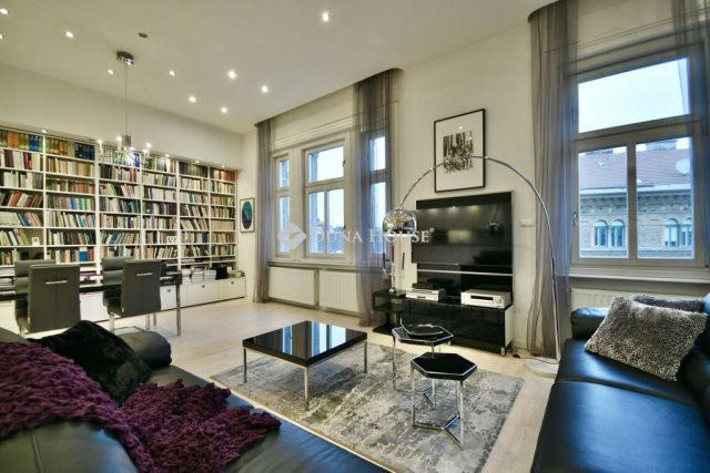 Eladó téglalakás, Budapesten, VIII. kerületben 215 M Ft