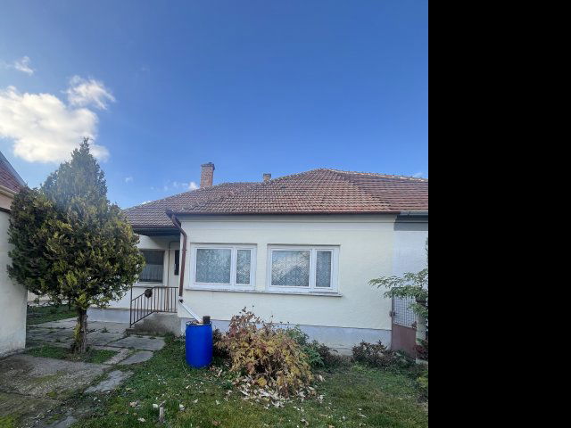 Eladó ikerház, Mosonmagyaróváron 62.5 M Ft, 3 szobás