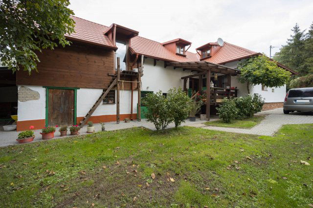 Eladó családi ház, Honton 66 M Ft, 5+1 szobás