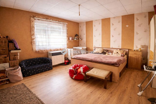 Eladó családi ház, Kisbéren 35 M Ft, 4 szobás