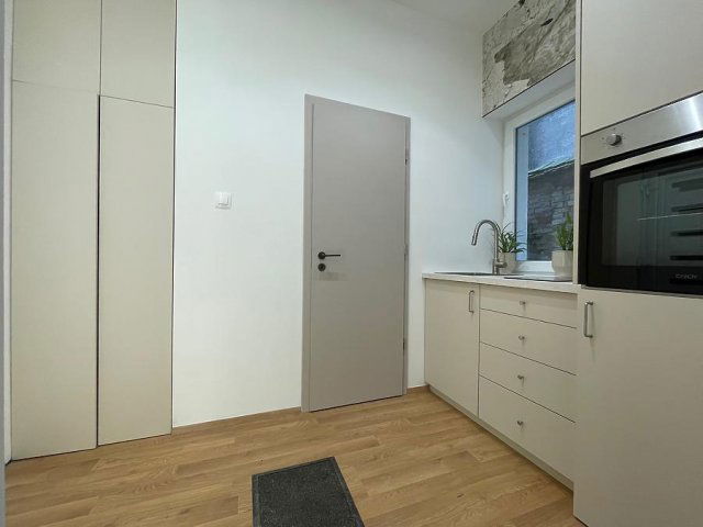 Eladó téglalakás, Budapesten, VII. kerületben, Alpár utcában