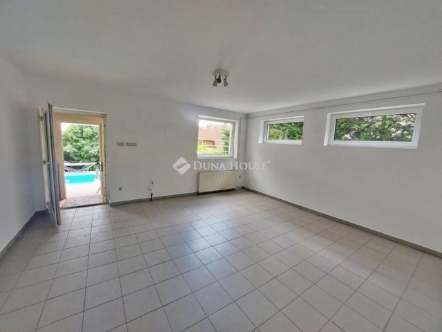 Eladó családi ház, Szentendrén 228 M Ft, 6 szobás