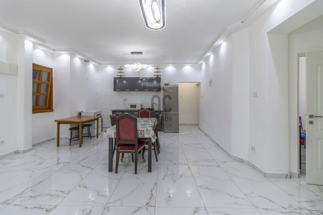 Eladó téglalakás, Székesfehérvárott 88.9 M Ft, 4 szobás