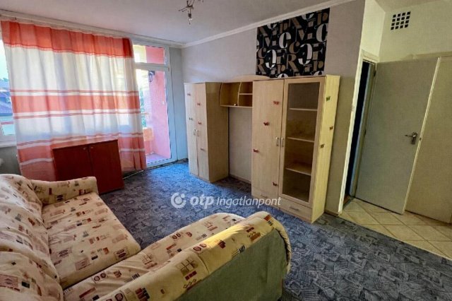 Eladó téglalakás, Egerben 53 M Ft, 2+1 szobás