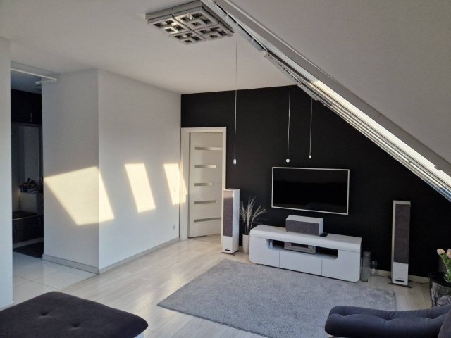 Eladó téglalakás, Baján 83 M Ft, 3 szobás