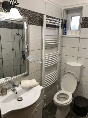 Eladó családi ház, Vonyarcvashegyen 92 M Ft, 5+2 szobás