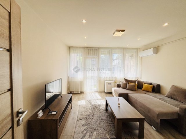 Eladó téglalakás, Debrecenben 78 M Ft, 2 szobás