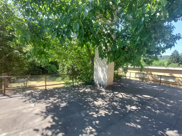 Eladó családi ház, Mogyorósbányán 98 M Ft, 8 szobás