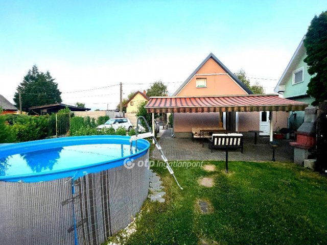 Eladó családi ház, Szigetszentmiklóson 86.9 M Ft, 2+1 szobás