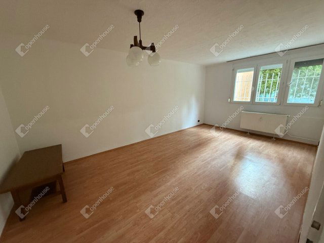 Eladó téglalakás, Zalaegerszegen 31.9 M Ft, 2 szobás