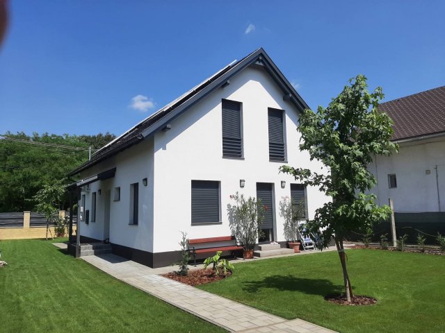 Eladó családi ház, Szigethalmon 145 M Ft, 5 szobás