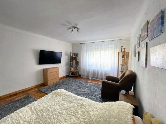 Eladó családi ház, Vecsésen 119.9 M Ft, 6 szobás