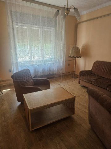 Eladó családi ház, Sárosdon 35.5 M Ft, 5 szobás