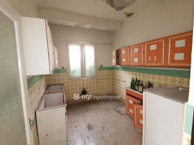 Eladó családi ház, Miskolcon 39 M Ft, 8 szobás
