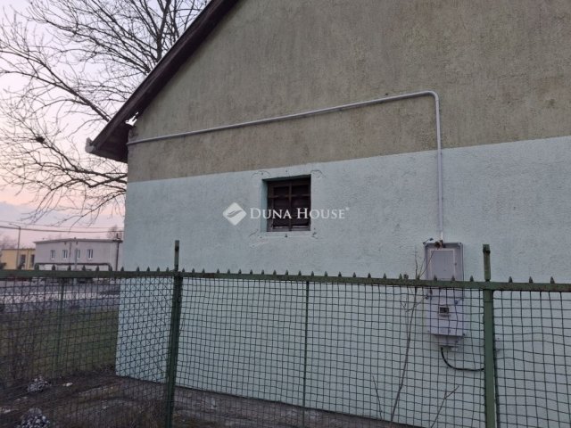 Eladó üzlethelyiség, Dorogon 23 M Ft, 3 szobás