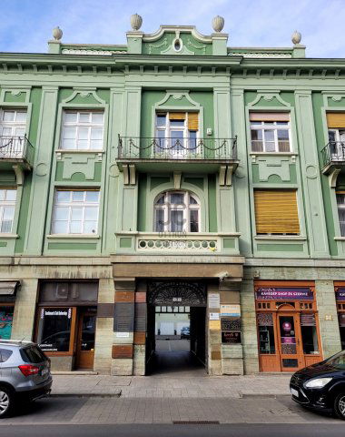 Eladó téglalakás, Szombathelyen 55 M Ft, 4 szobás
