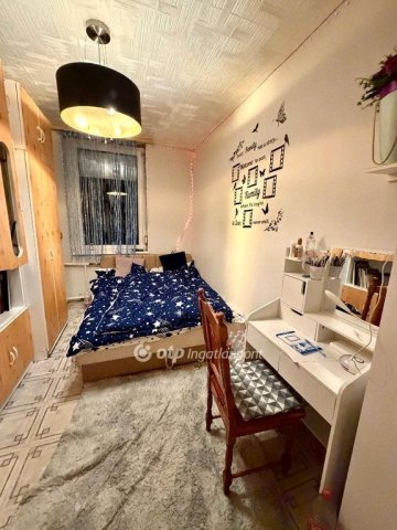 Eladó panellakás, Salgótarjánban 21.9 M Ft, 3 szobás