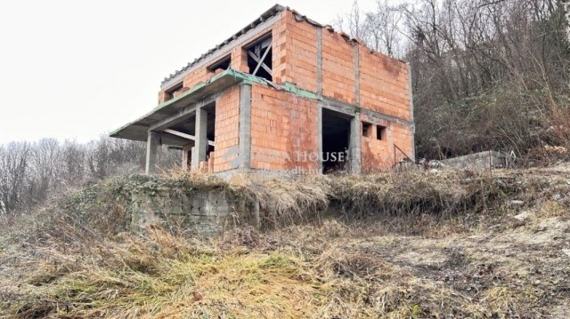 Eladó családi ház, Szentendrén 86 M Ft, 5 szobás