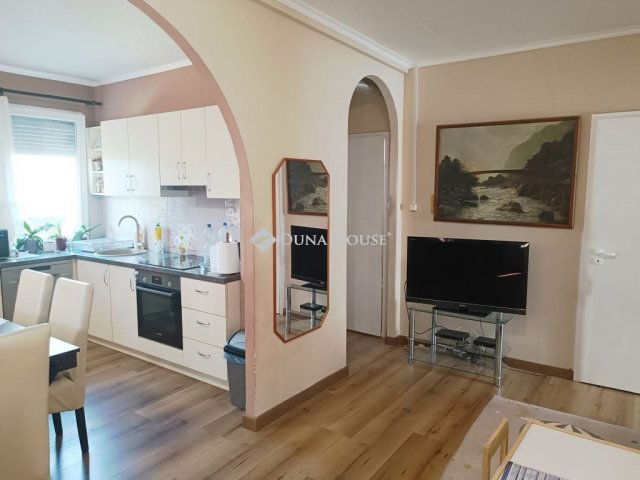 Eladó családi ház, Sükösdön 32.9 M Ft, 5 szobás