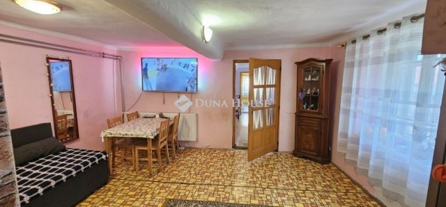 Eladó családi ház, Véménden 17 M Ft, 4 szobás