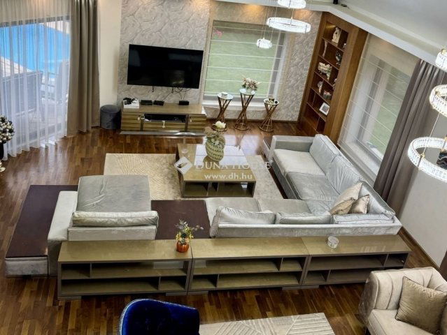 Eladó családi ház, Gödön 199 M Ft, 5 szobás