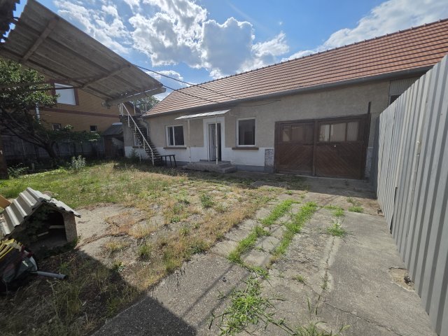 Eladó családi ház, Monoron, Szélmalom úton 65 M Ft, 2 szobás