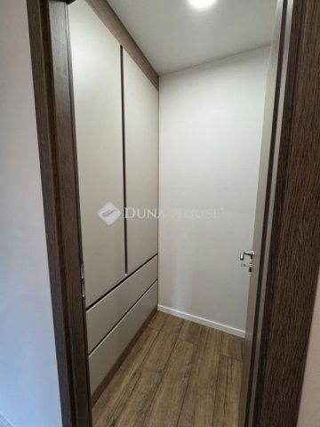 Eladó panellakás, Budapesten, XV. kerületben 84.5 M Ft, 3 szobás
