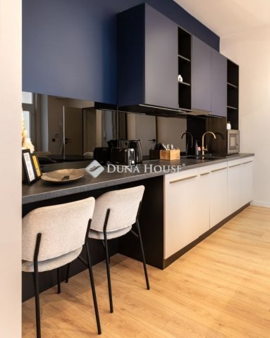 Eladó téglalakás, Budapesten, VI. kerületben 69 M Ft, 2 szobás