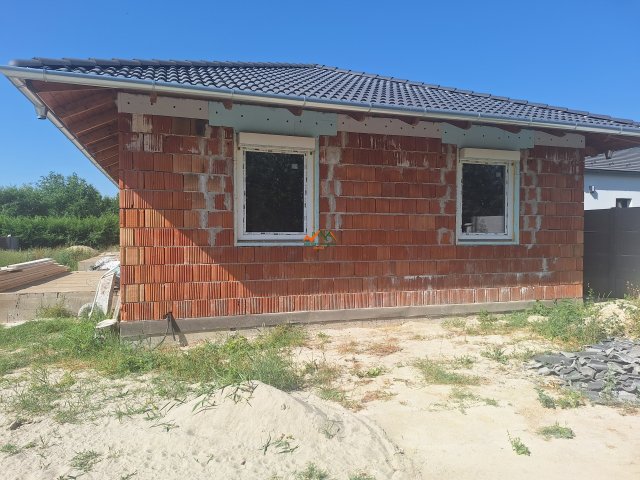Eladó ikerház, Szigetcsépen 82.9 M Ft, 4 szobás